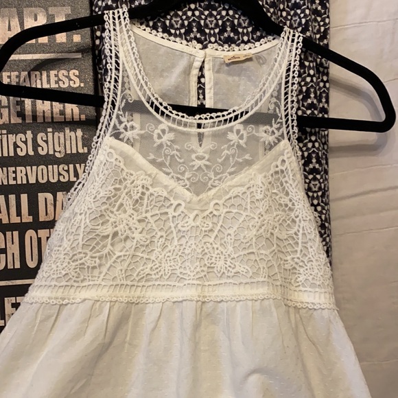 Hollister top NEW - Picture 10 of 11